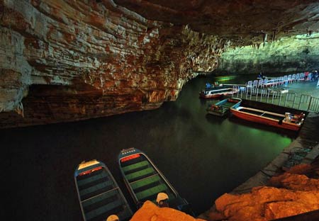 長沙出發(fā)到黃龍洞、張家界國家森林公園三日游