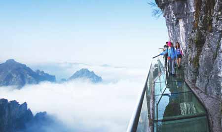 長(zhǎng)沙出發(fā)到張家界玻璃橋云天渡、森林公園、天門山玻璃棧道往返4天3晚游